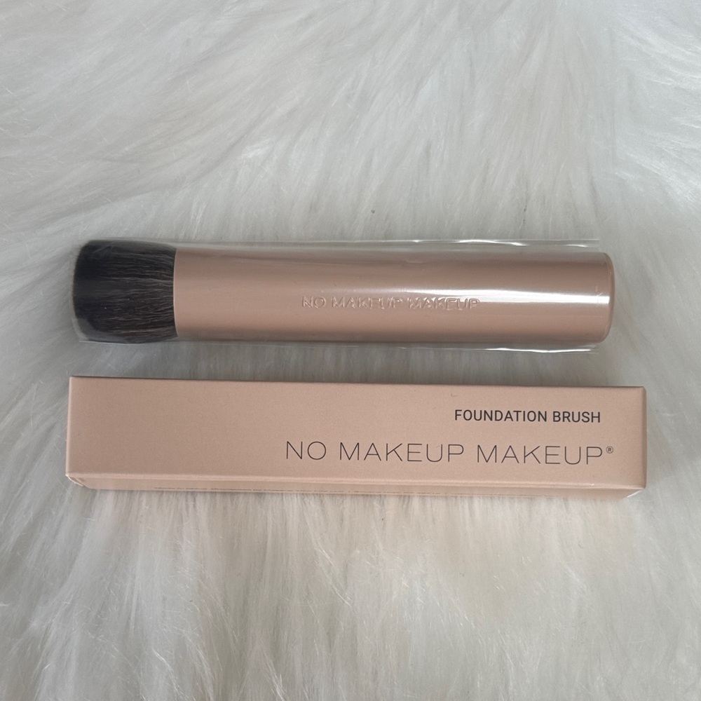 No Makeup Makeup Perfect Foundation Brush